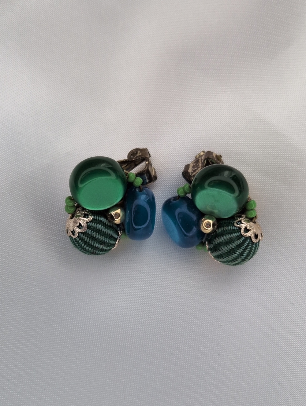 Vintage Signed Japan Turquoise Blue Emerald Green Cluster Clip On Earrings